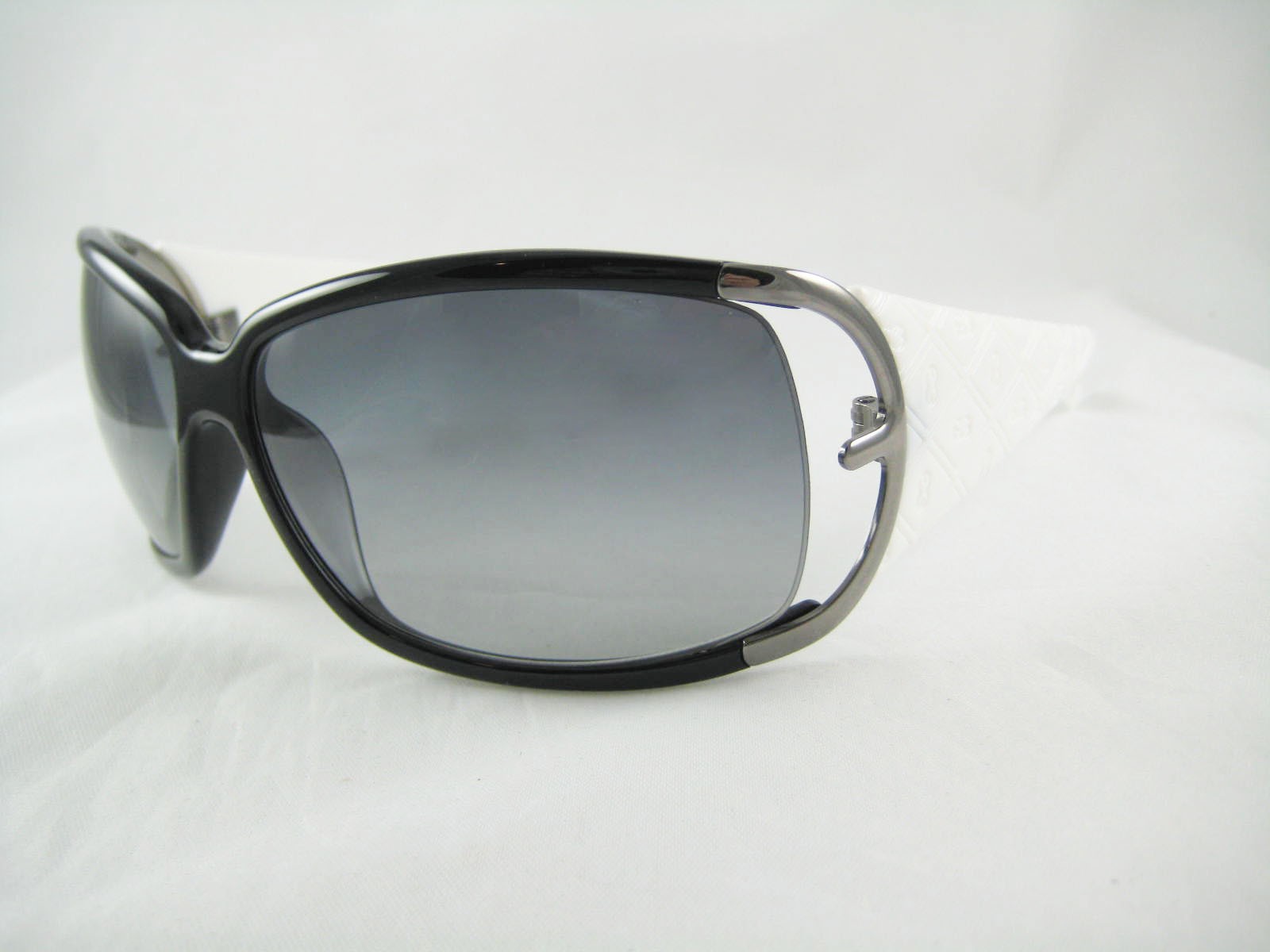 Escada SES 106 Z42X Escada SES 106 Z42X